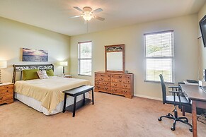 3 Mi to Dtwn Deland: Poolside Paradise!