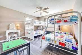 14 Mi to Legoland: Haines City Retreat w/ Yard!