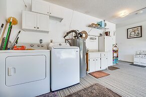 14 Mi to Legoland: Haines City Retreat w/ Yard!