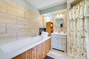 14 Mi to Legoland: Haines City Retreat w/ Yard!