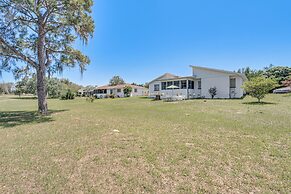 14 Mi to Legoland: Haines City Retreat w/ Yard!