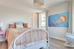 Walk to Rye Harbor State Park: Home w/ Ocean Views