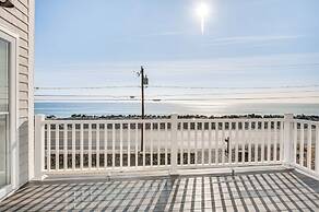 Walk to Rye Harbor State Park: Home w/ Ocean Views