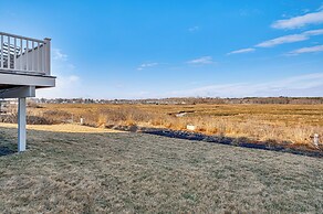 Walk to Rye Harbor State Park: Home w/ Ocean Views
