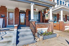 2 Mi to Dtwn: Harrisburg Escape w/ Furnished Deck!