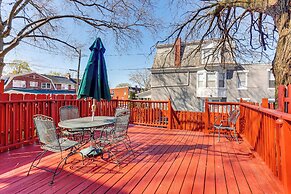 2 Mi to Dtwn: Harrisburg Escape w/ Furnished Deck!
