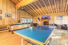 Walk to Shops & Eats: Mammoth Lakes Condo w/ Pool