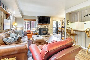 Walk to Shops & Eats: Mammoth Lakes Condo w/ Pool