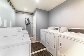 Walk to Shops & Eats: Mammoth Lakes Condo w/ Pool