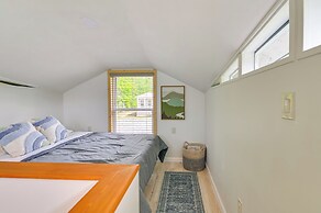 2 Mi to Msu: Tiny Home w/ Furnished Deck!