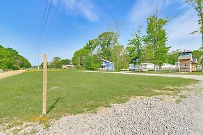 2 Mi to Msu: Tiny Home w/ Furnished Deck!