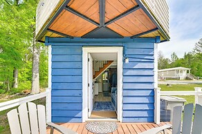 2 Mi to Msu: Tiny Home w/ Furnished Deck!