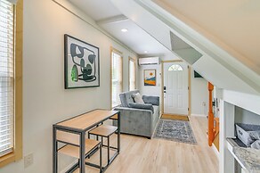 2 Mi to Msu: Tiny Home w/ Furnished Deck!