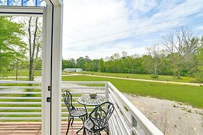 2 Mi to Msu: Tiny Home w/ Furnished Deck!