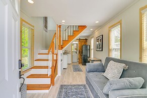 2 Mi to Msu: Tiny Home w/ Furnished Deck!