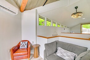 2 Mi to Msu: Tiny Home w/ Furnished Deck!