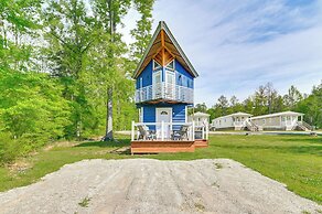 2 Mi to Msu: Tiny Home w/ Furnished Deck!