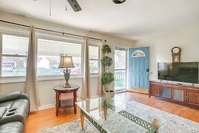 7 Mi to Dtwn Dayton: Home in Kettering w/ Yard