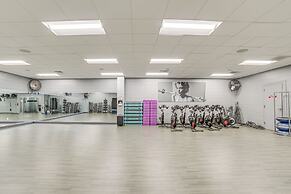 Walk to Branson Landing: Condo w/ Resort Amenities