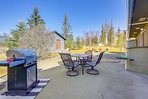 Yard Space w/ Fire Pit: Kenai Getaway!