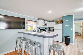 1 Mi to Manatee Springs State Park: Cozy Getaway!