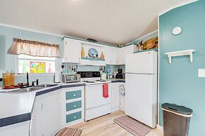 1 Mi to Manatee Springs State Park: Cozy Getaway!