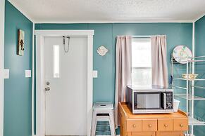 1 Mi to Manatee Springs State Park: Cozy Getaway!