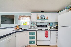 1 Mi to Manatee Springs State Park: Cozy Getaway!