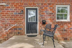 3 Blocks to Pensacola Bay: Charming Apartment!