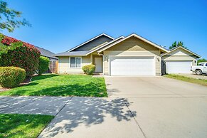 3 Mi to Riverside Park: Grants Pass Getaway!