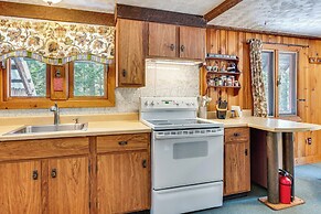2 Mi to Ossipee Lake: Forest-view Sanctuary!