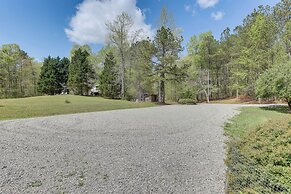 2 Docks + Paddleboard: Lakefront Alabama Retreat!