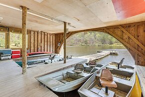 2 Docks + Paddleboard: Lakefront Alabama Retreat!