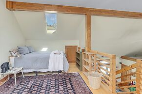 2 Docks + Paddleboard: Lakefront Alabama Retreat!