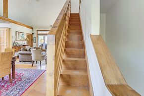 2 Docks + Paddleboard: Lakefront Alabama Retreat!