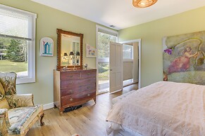 2 Docks + Paddleboard: Lakefront Alabama Retreat!