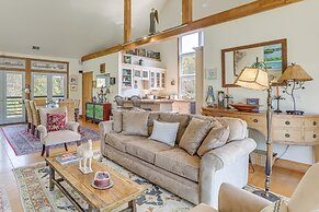 2 Docks + Paddleboard: Lakefront Alabama Retreat!