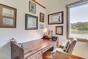 2 Docks + Paddleboard: Lakefront Alabama Retreat!