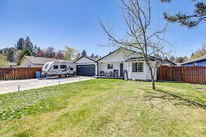 Family-friendly Home w/ Fire Pit in Bend!