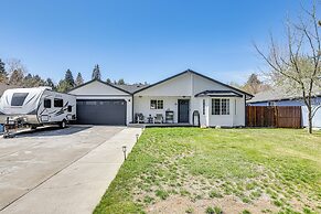 Family-friendly Home w/ Fire Pit in Bend!