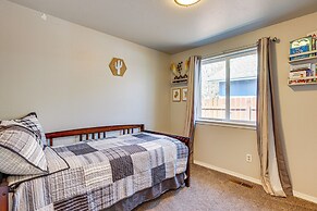 Family-friendly Home w/ Fire Pit in Bend!