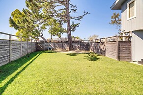 Walk to Poplar Beach: Cozy Coastal Getaway w/ Yard