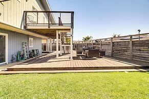 Walk to Poplar Beach: Cozy Coastal Getaway w/ Yard