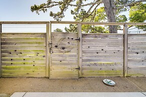 Walk to Poplar Beach: Cozy Coastal Getaway w/ Yard