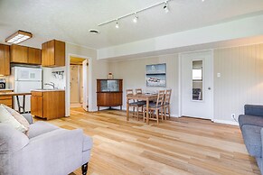 Walk to Poplar Beach: Cozy Coastal Getaway w/ Yard