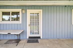 Walk to Poplar Beach: Cozy Coastal Getaway w/ Yard