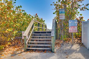 Walk to Beach: Dog-friendly Gem in Cocoa Beach!