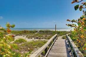Walk to Beach: Dog-friendly Gem in Cocoa Beach!