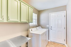 Outdoor Entertaining Space: Family Home in Milton