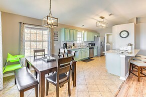 Outdoor Entertaining Space: Family Home in Milton